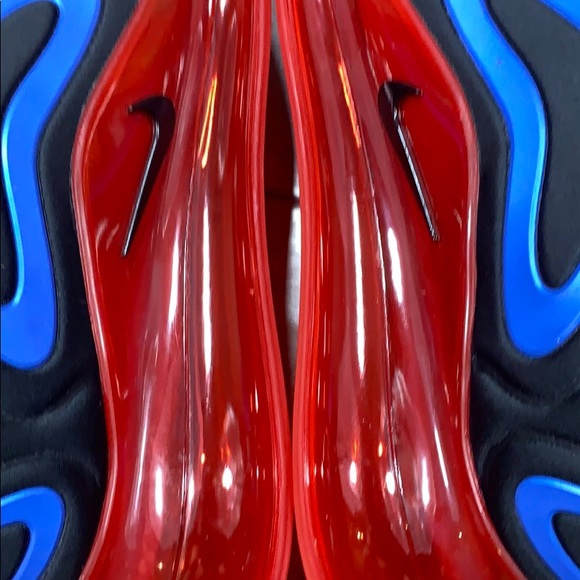 NIKE AIR MAX 720 Black/University Gold - Picture 14 of 16